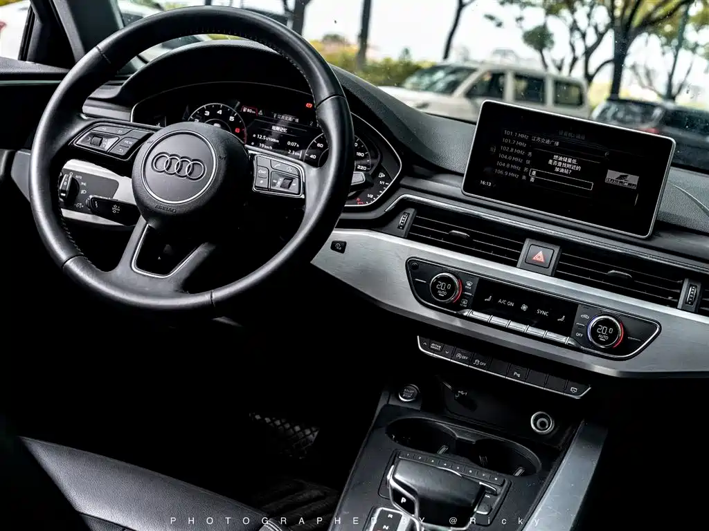 Audi A4L 2018 — фото 5