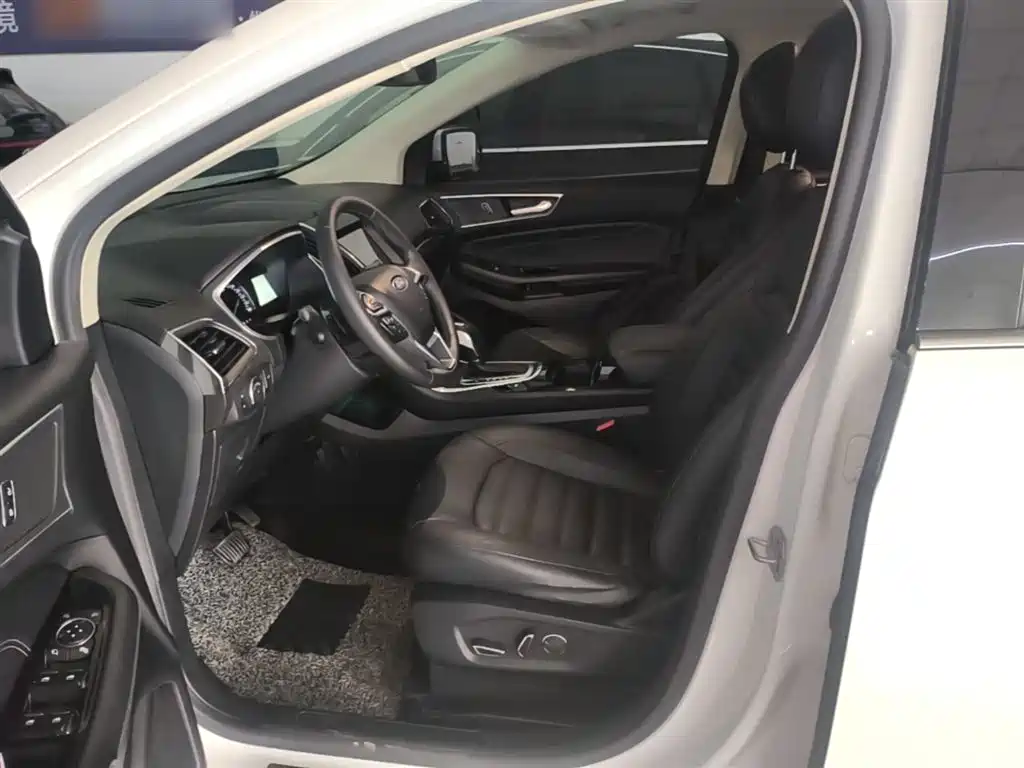 Ford Edge 2018 — фото 15