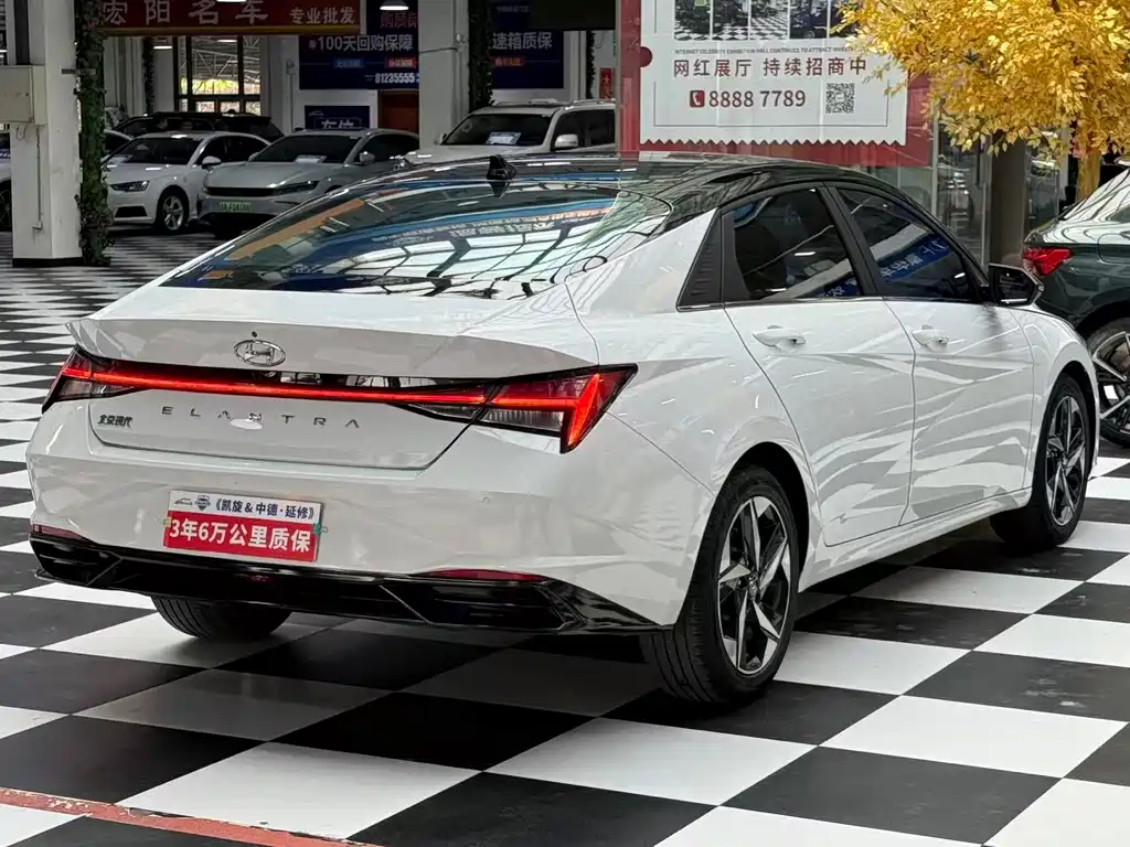 Hyundai Elantra 2022