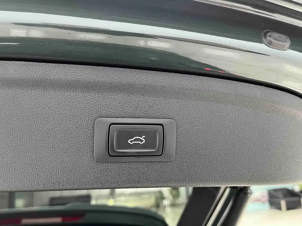 Audi A3 2023 — фото 17
