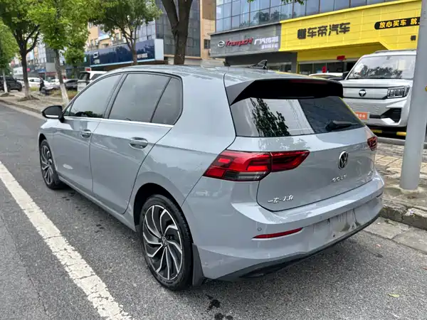 Volkswagen Golf 2021