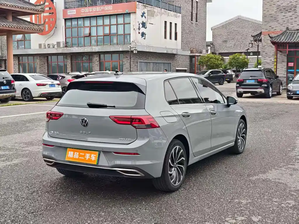 Volkswagen Golf 2023