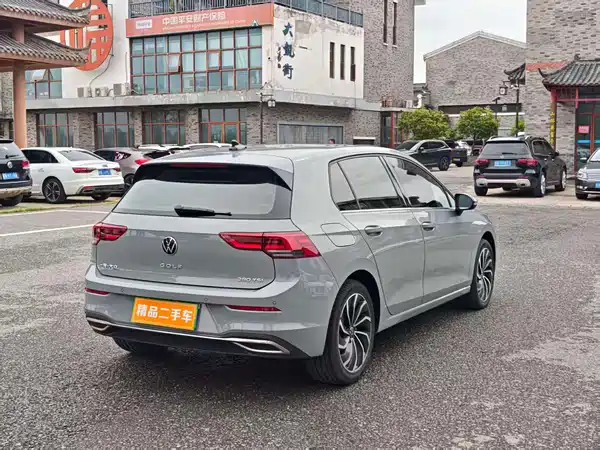Volkswagen Golf 2023