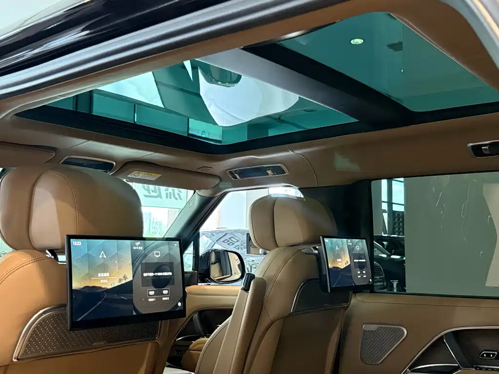 Land Rover Range Rover 2024 — фото 17