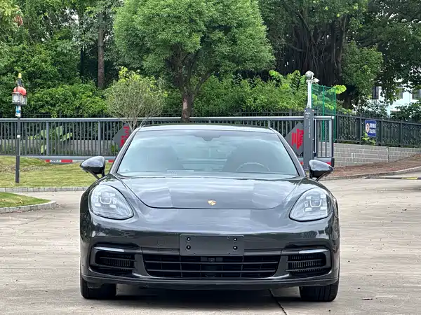 Porsche Panamera 2020