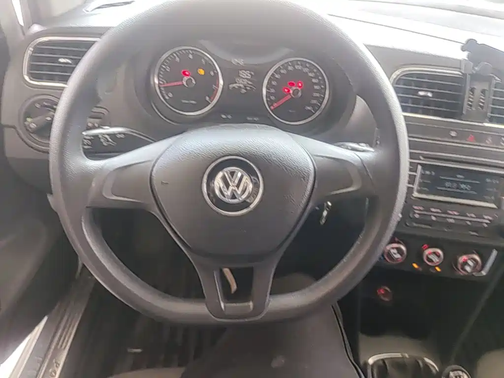 Volkswagen Polo 2015