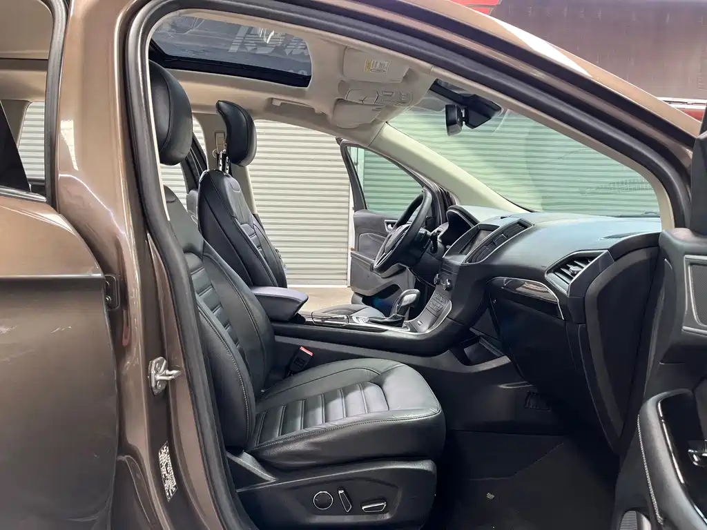 Ford Edge 2015 — фото 19