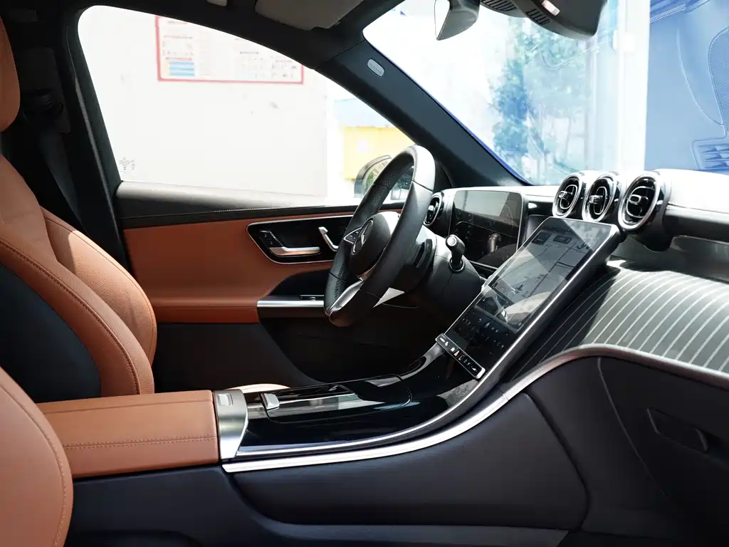 Mercedes-Benz GLC 2023