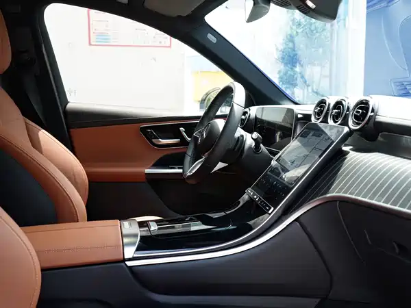 Mercedes-Benz GLC 2023