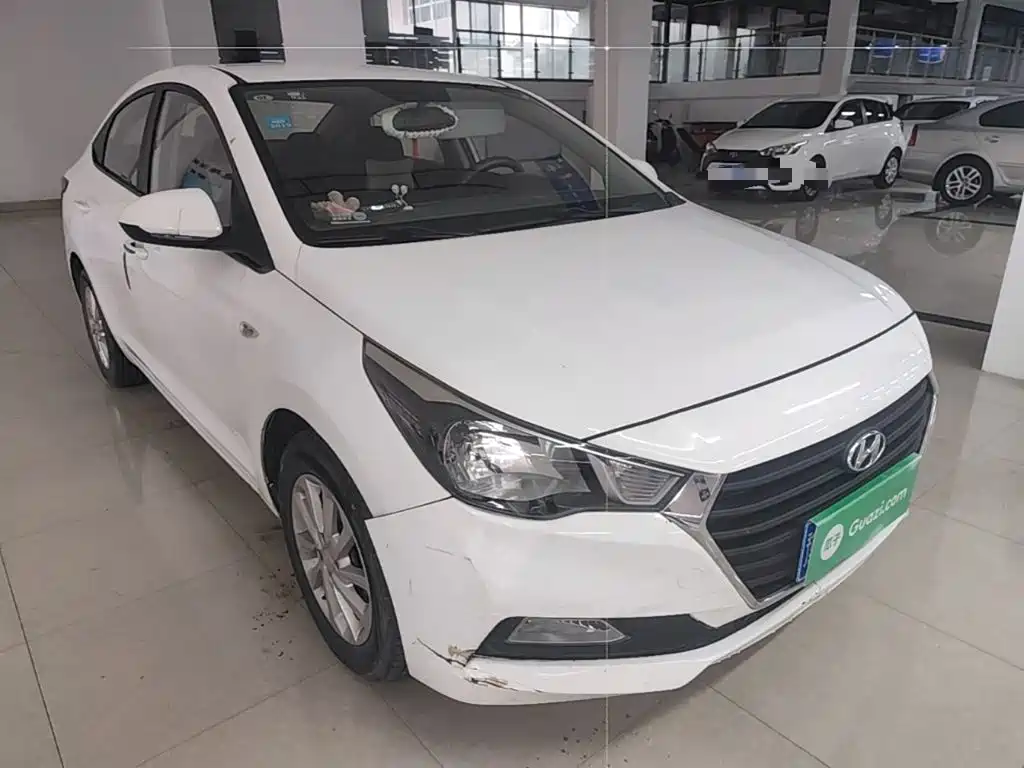 Hyundai Verna 2017 — фото 22