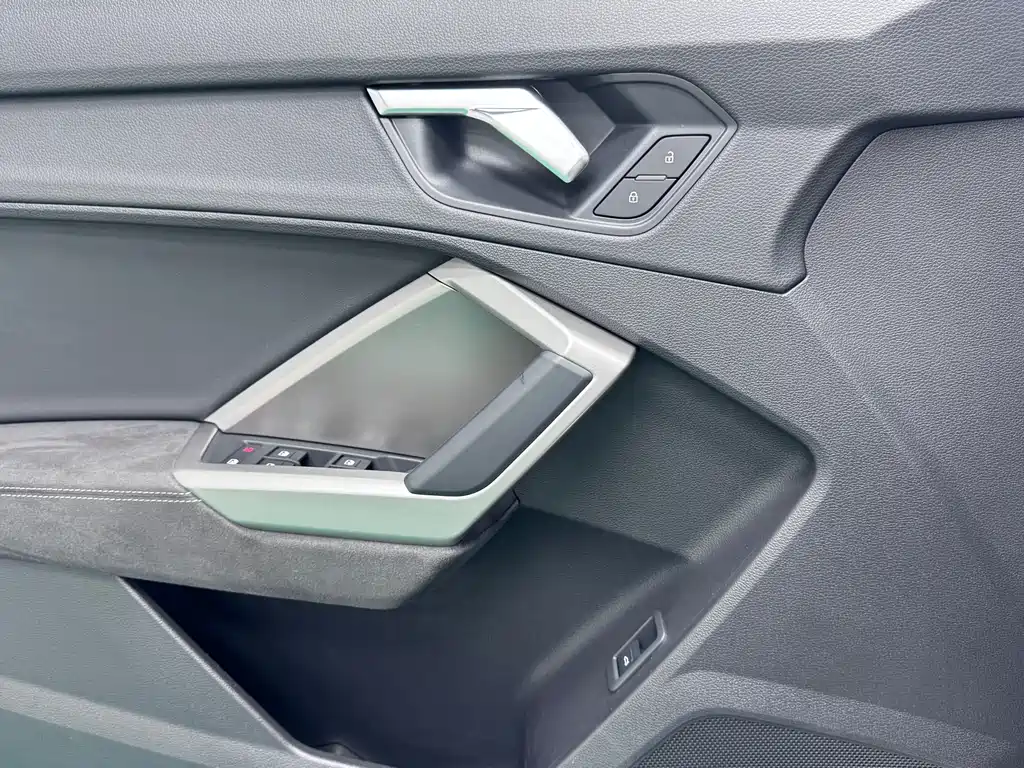 Audi Q3 2022 — фото 23