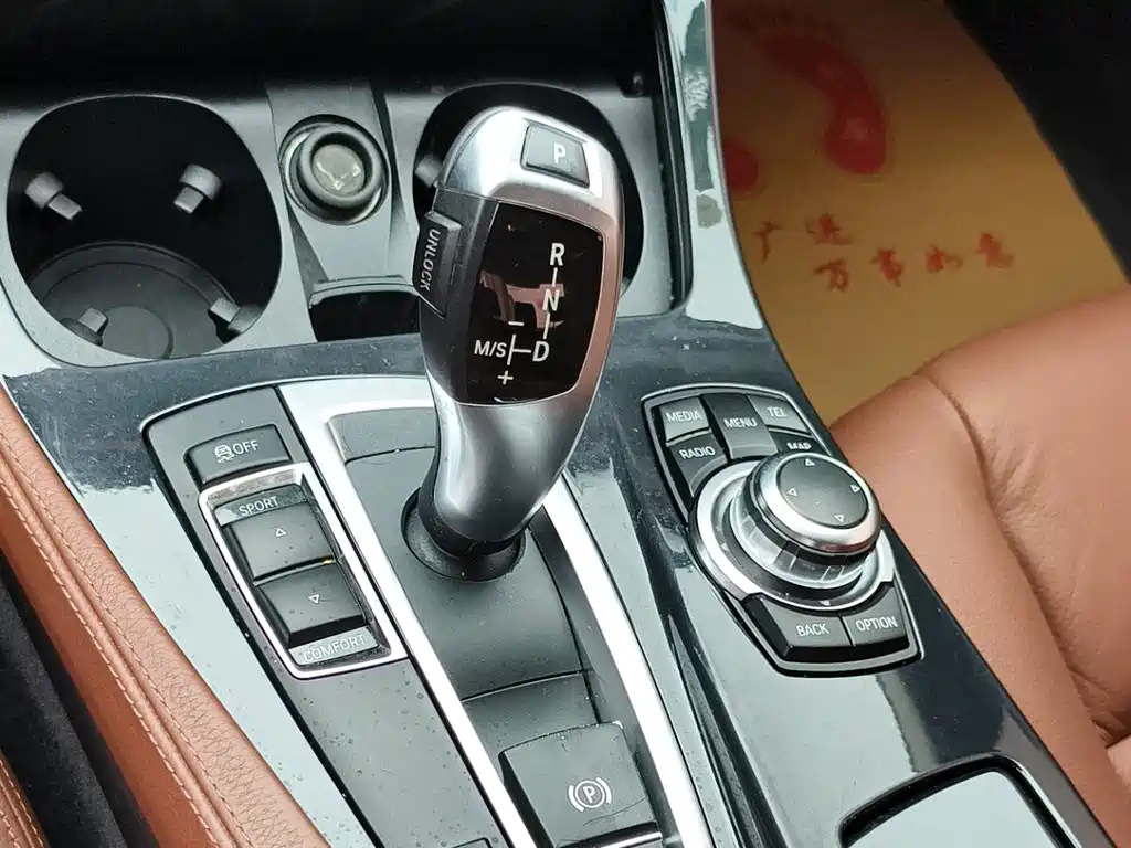 BMW 5 Series 2013 — фото 13