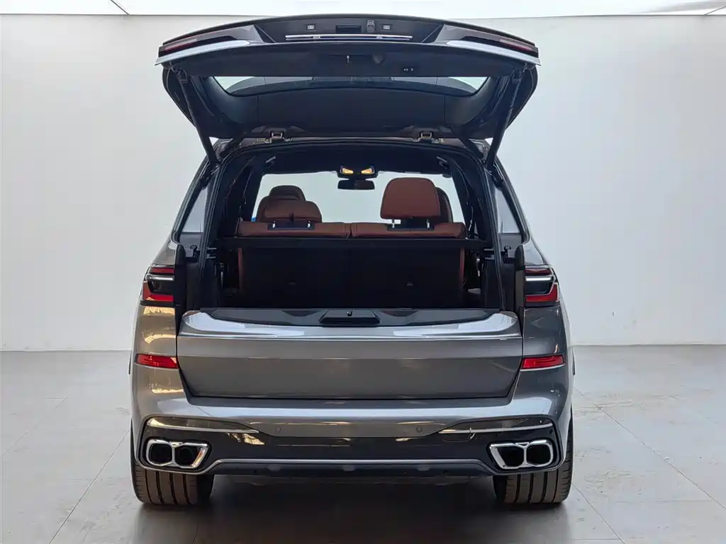 BMW X7 M60i 2025 — фото 6