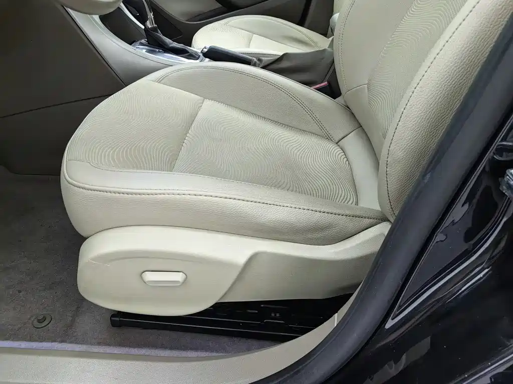 Buick Excelle GT 2015 — фото 20