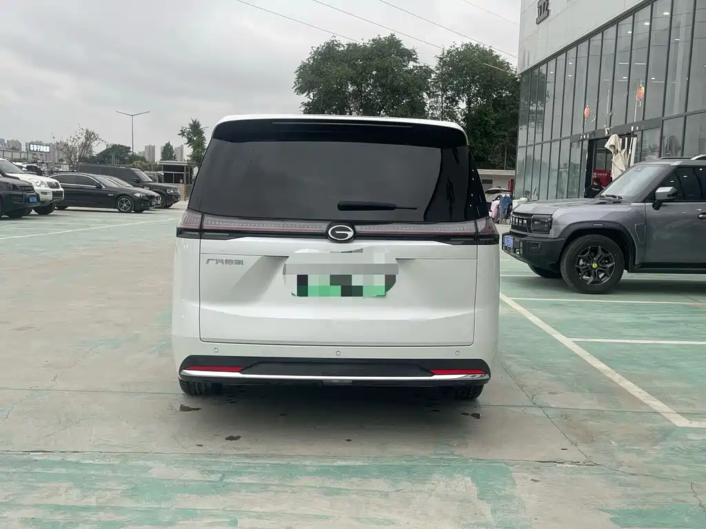 GAC Motor E8 PHEV 2024 — фото 15