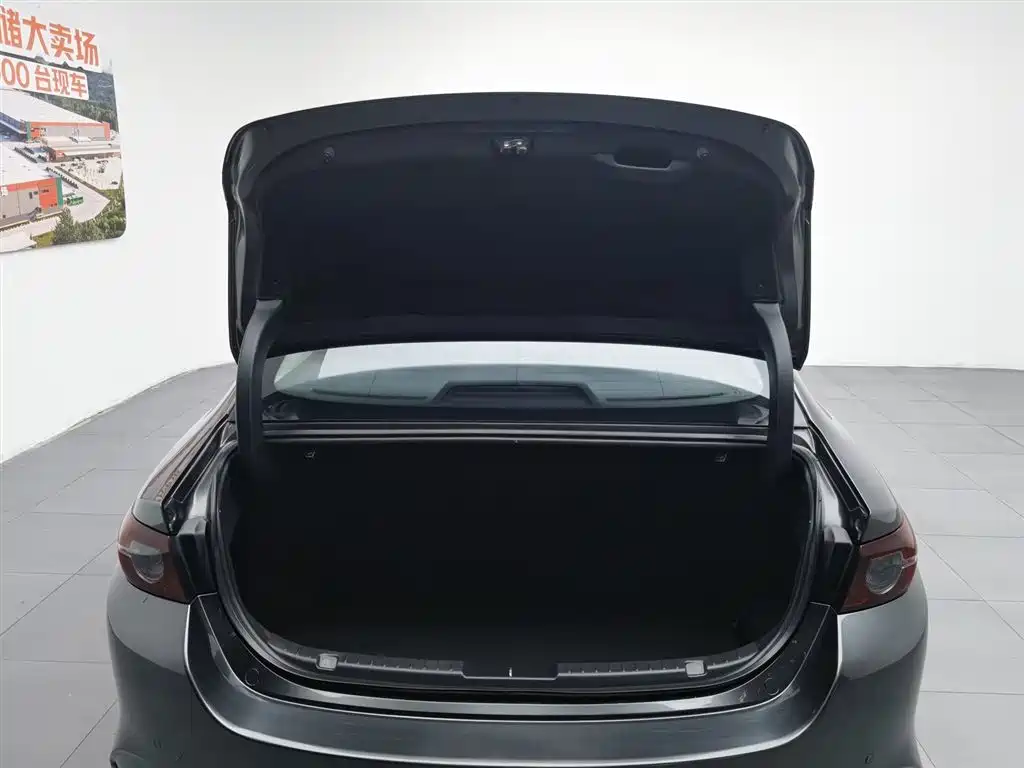 Mazda 3 Axela 2023 — фото 16