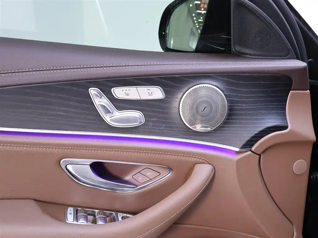 Mercedes-Benz E-Class 2022 — фото 17