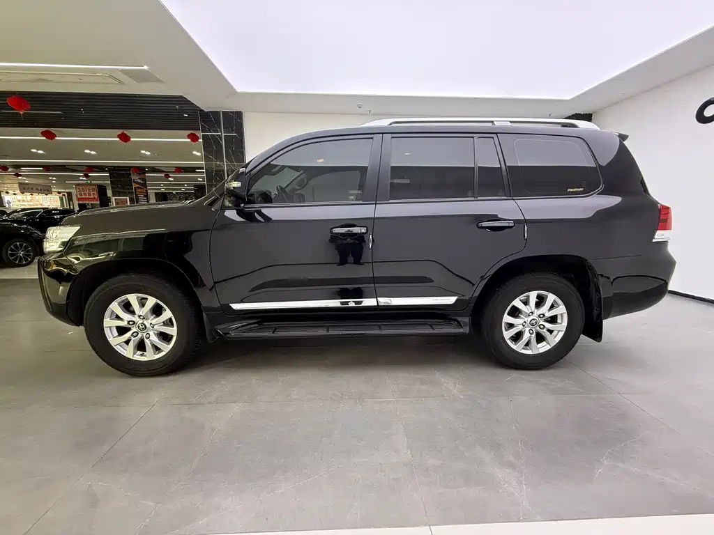 Toyota Land Cruiser 2019 — фото 5