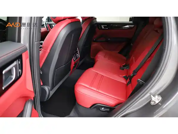 Porsche Cayenne 2024