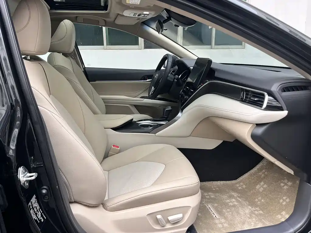 Toyota Camry 2023 — фото 15