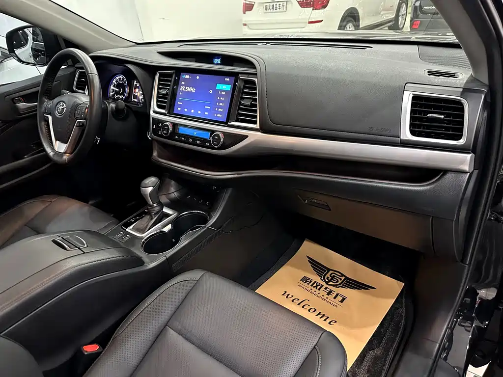 Toyota Highlander 2020 — фото 14