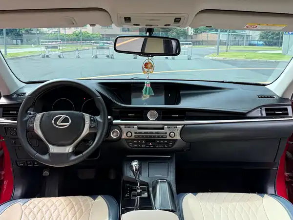 Lexus ES 2013