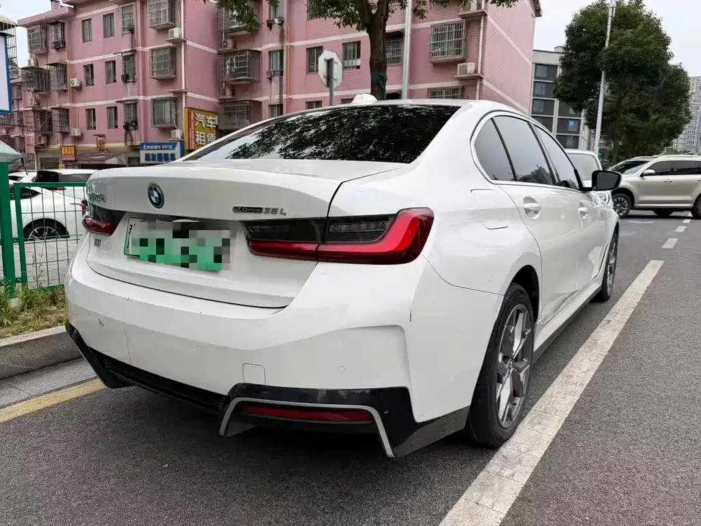 BMW i3 2022 — фото 2