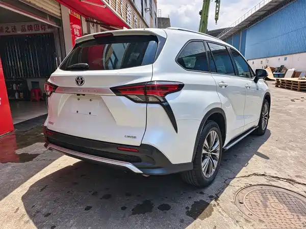 Toyota Sienna 2025