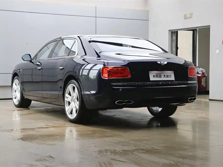 Bentley Flying Spur 2014 — фото 32