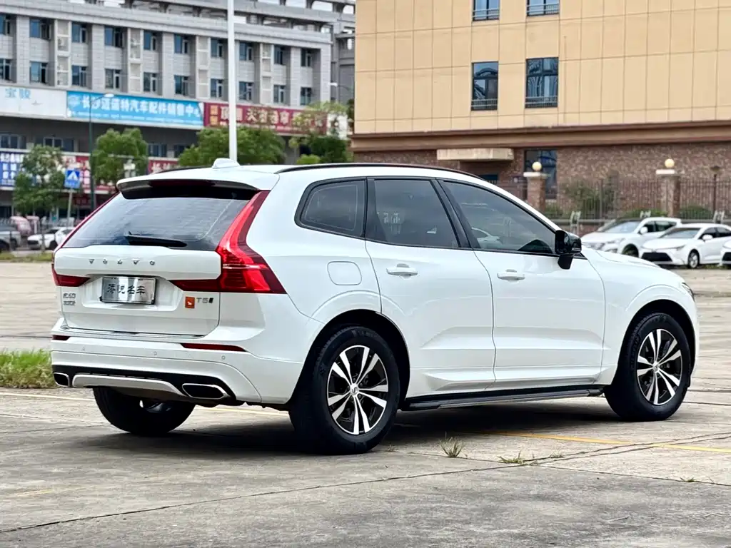 Volvo XC60 2020 — фото 7