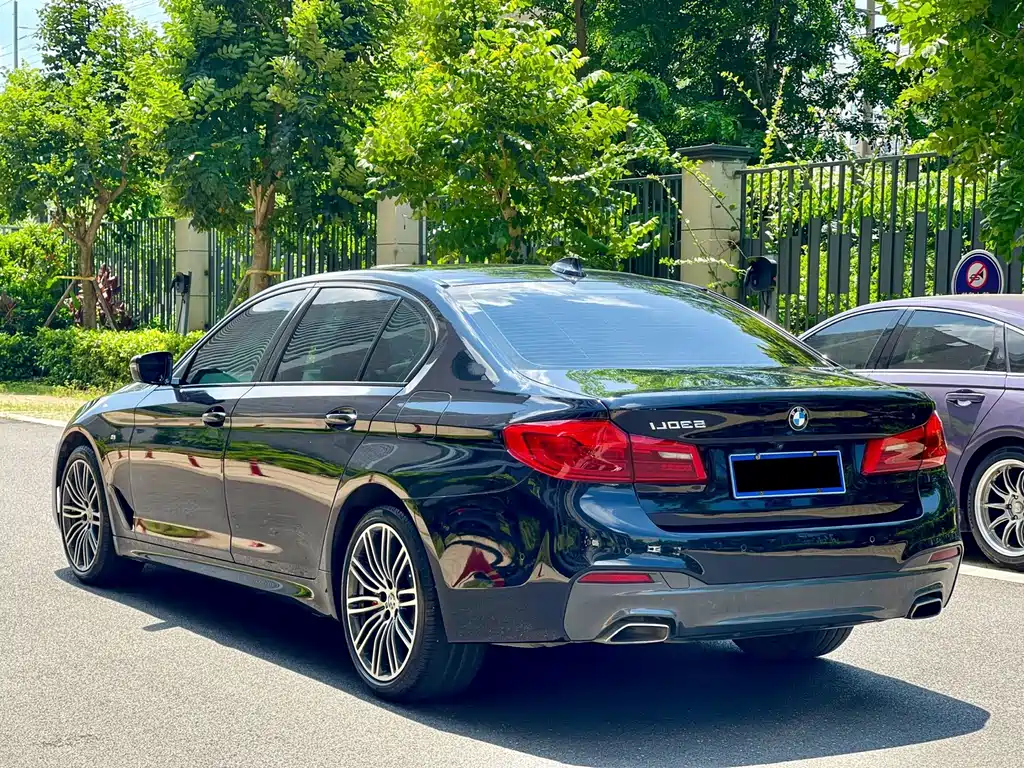 BMW 5 Series 2019 — фото 7