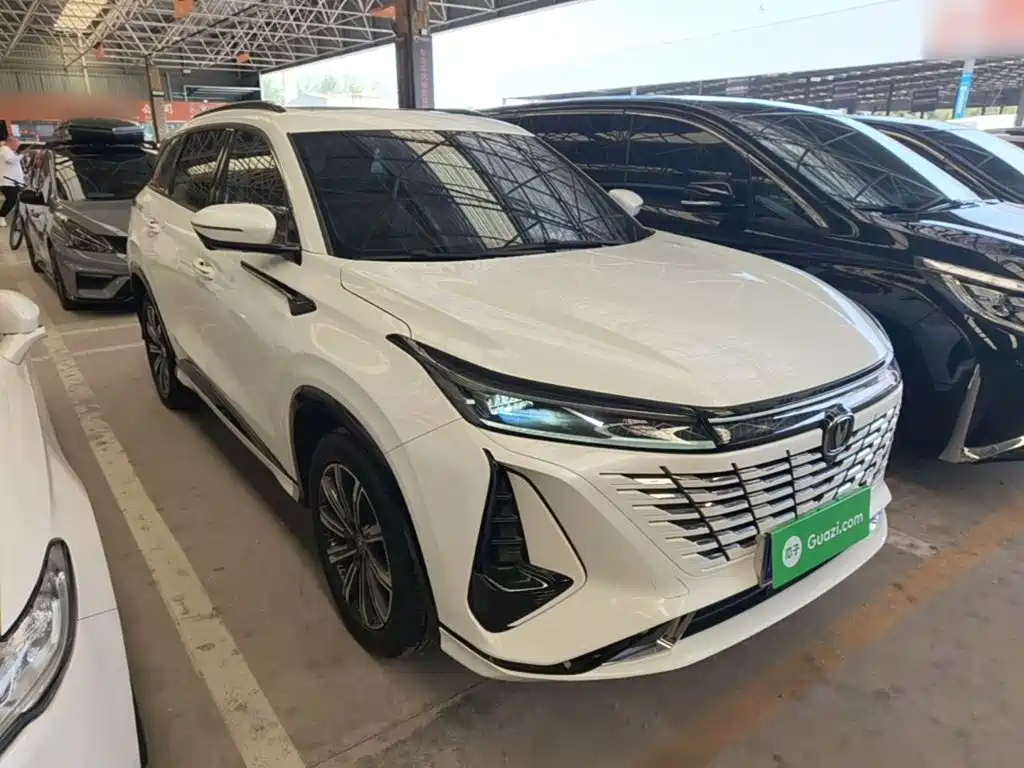 Changan CS75PLUS 2023 — фото 4