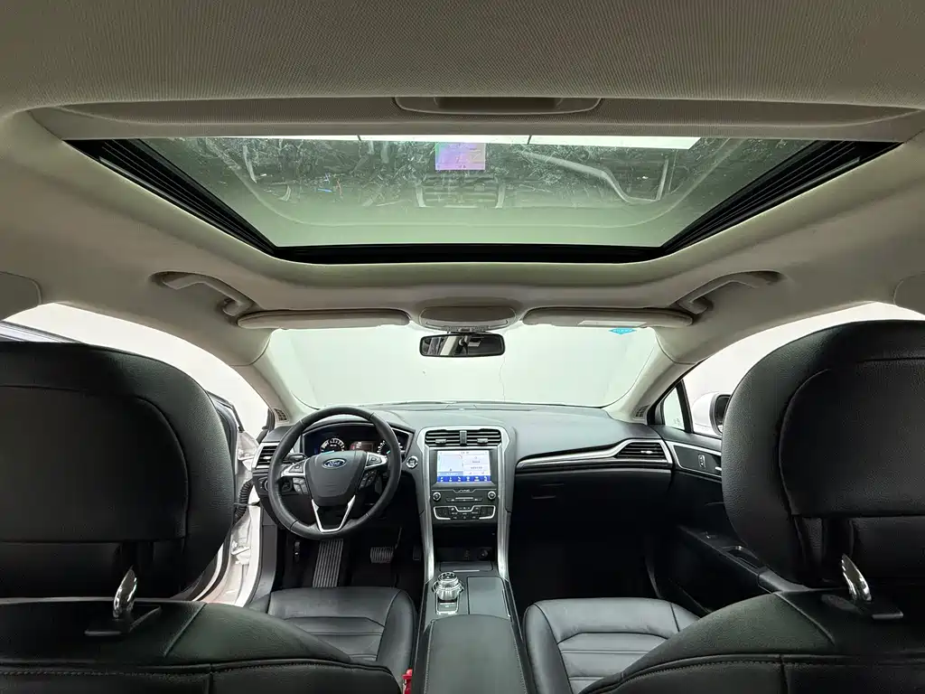 Ford Mondeo 2018 — фото 13