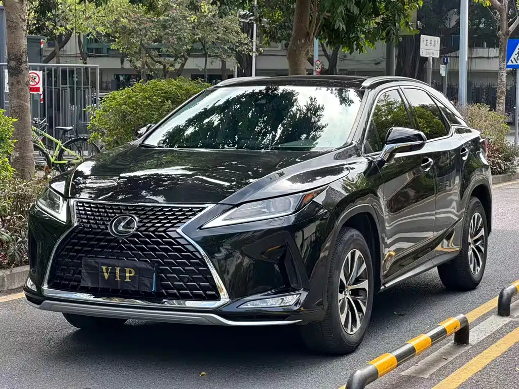Lexus RX 2022 — фото 1