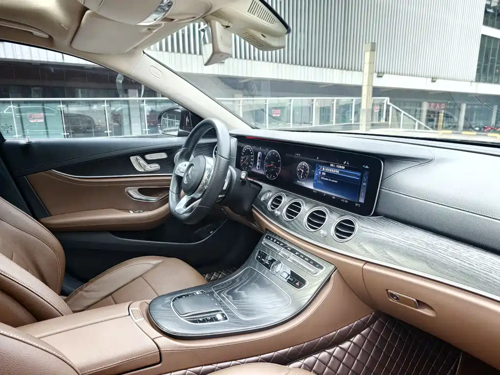 Mercedes-Benz E-Class 2019 — фото 19