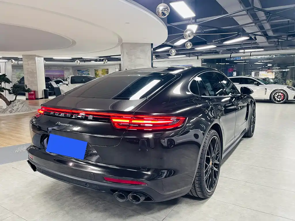 Porsche Panamera 2019 — фото 5