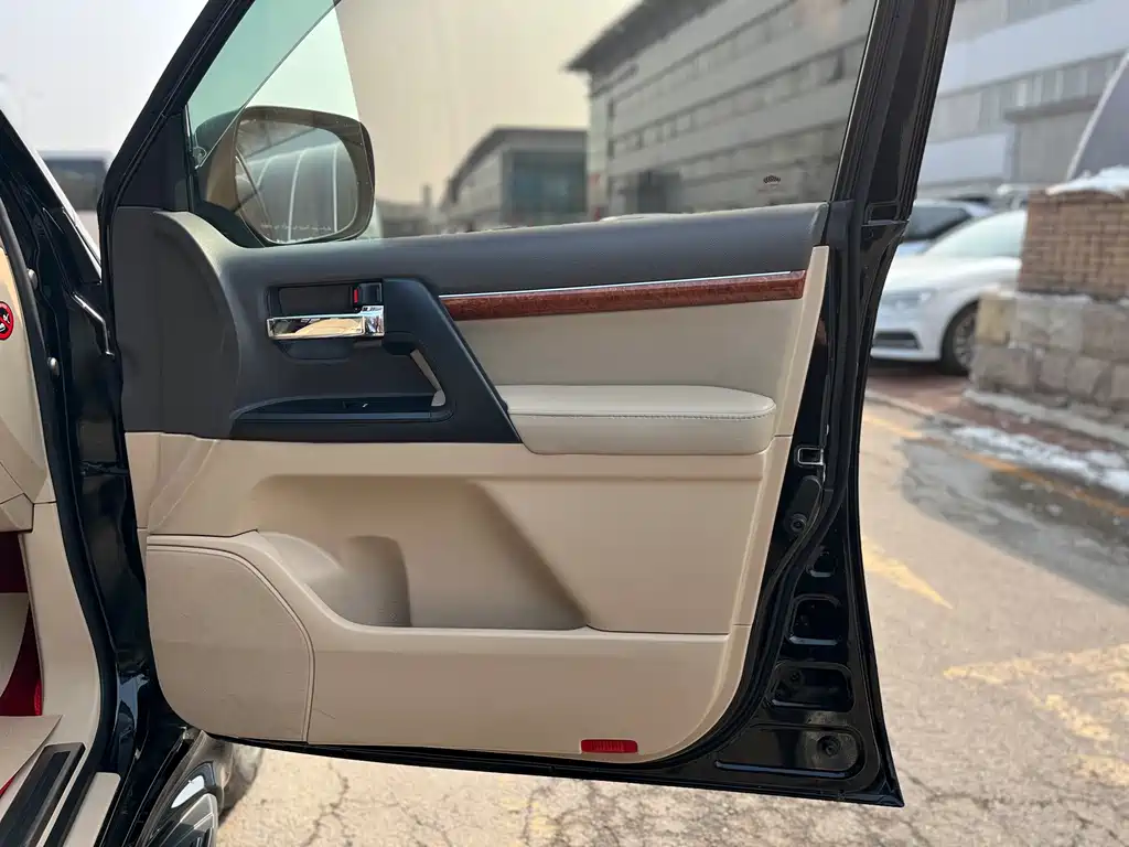 Toyota Land Cruiser 2015 — фото 27