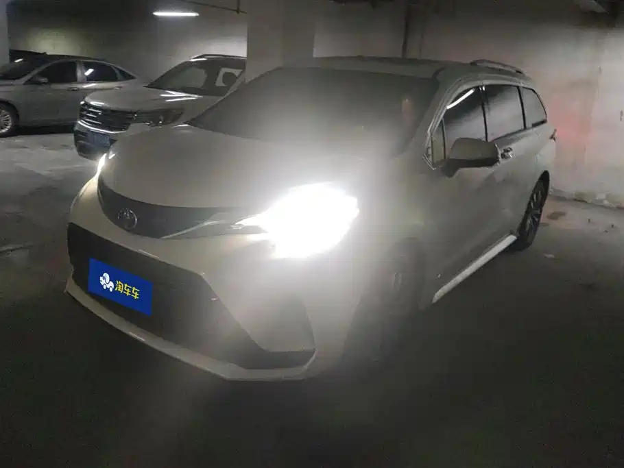 Toyota Granvia 2024