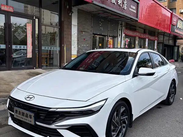 Hyundai Elantra 2023