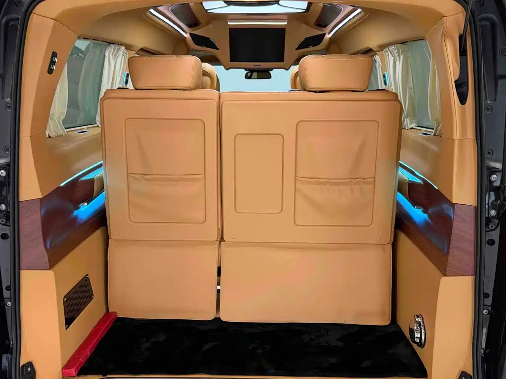 Mercedes-Benz V-Class 2020 — фото 17