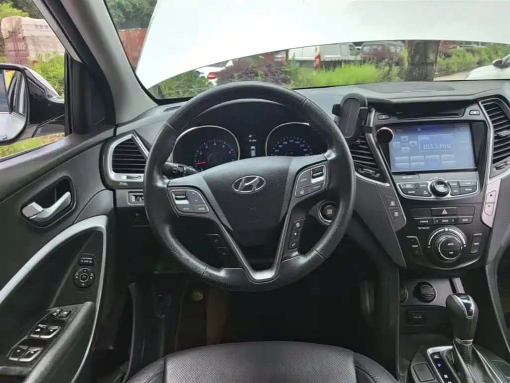 Hyundai Santa Fe 2016 — фото 11