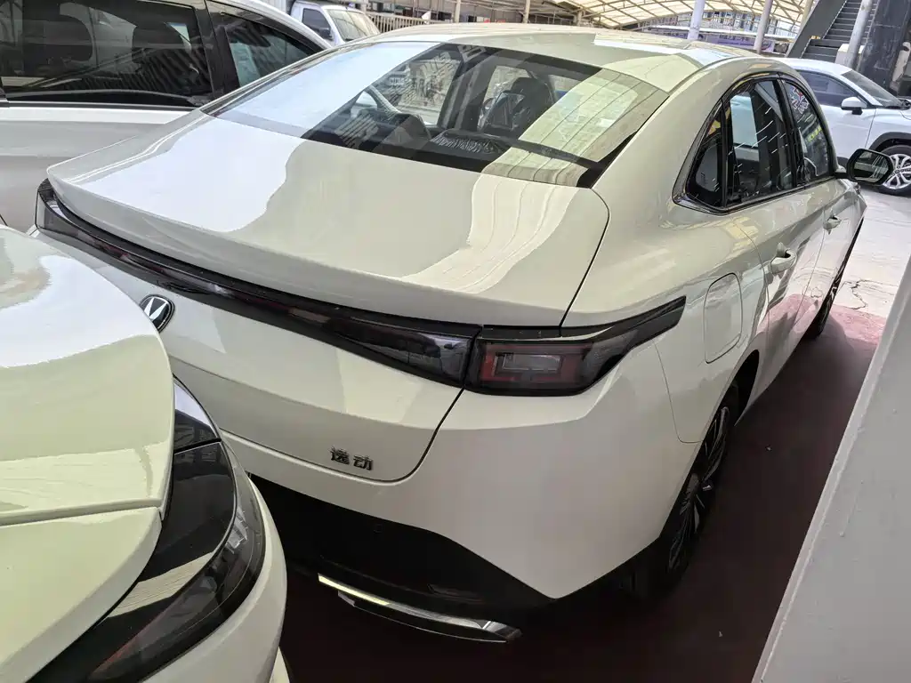 Changan Eado PHEV 2026 — фото 6