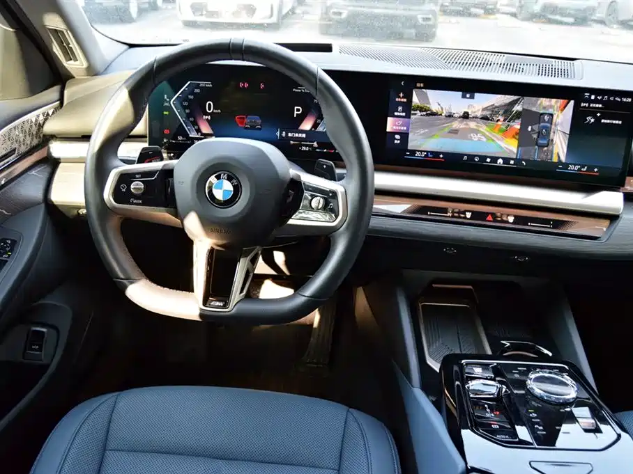 BMW 5 Series 2024 — фото 10
