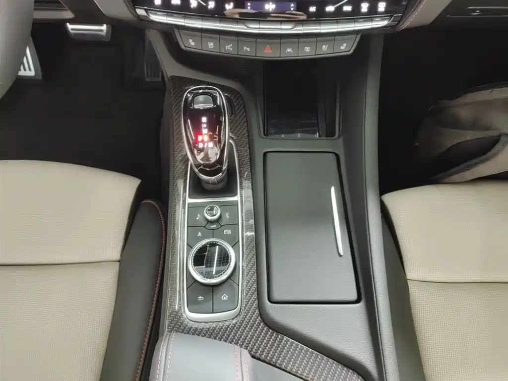 Cadillac CT5 2025 — фото 14