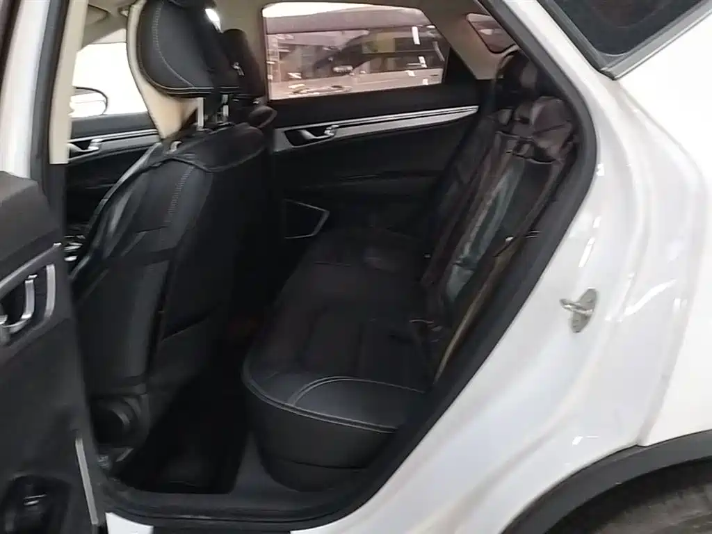 Geely Emgrand GS 2019 — фото 17