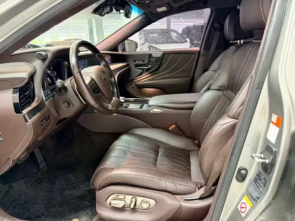 Lexus LS 2018