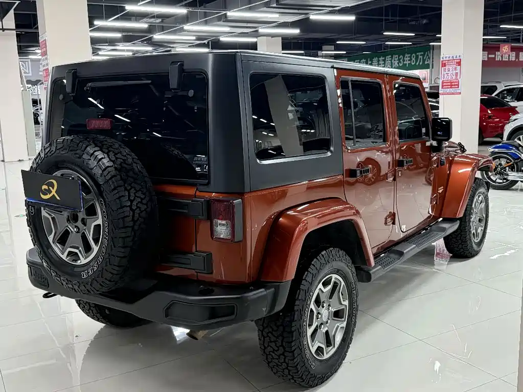 Jeep Wrangler 2014 — фото 6