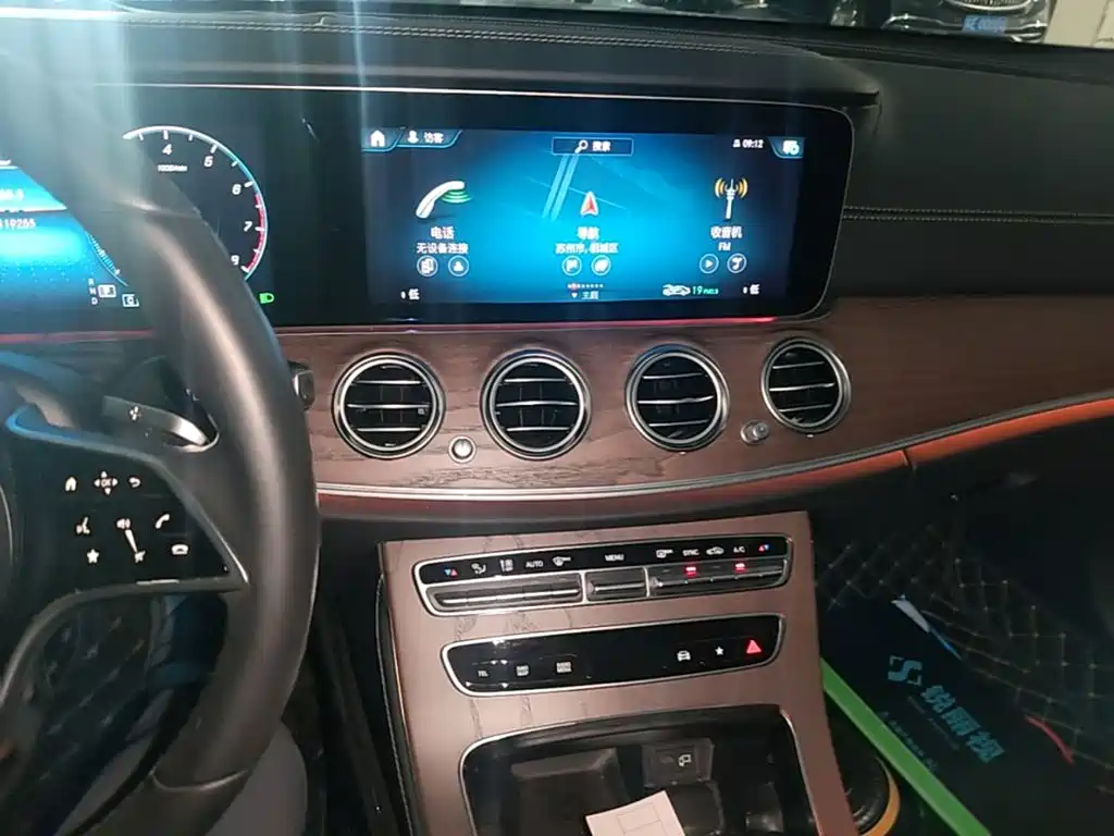 Mercedes-Benz E-Class 2022 — фото 13