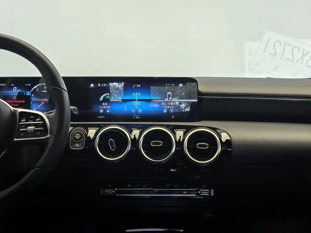 Mercedes-Benz A-Class 2021 — фото 18