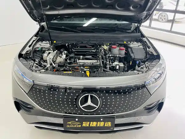 Mercedes-Benz EQB 2025